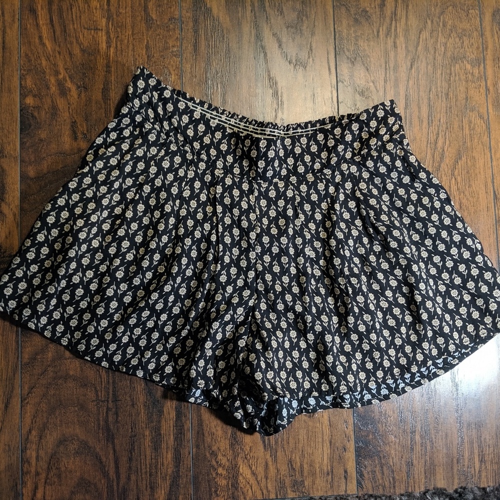 Floral Flowy Shorts With Pockets